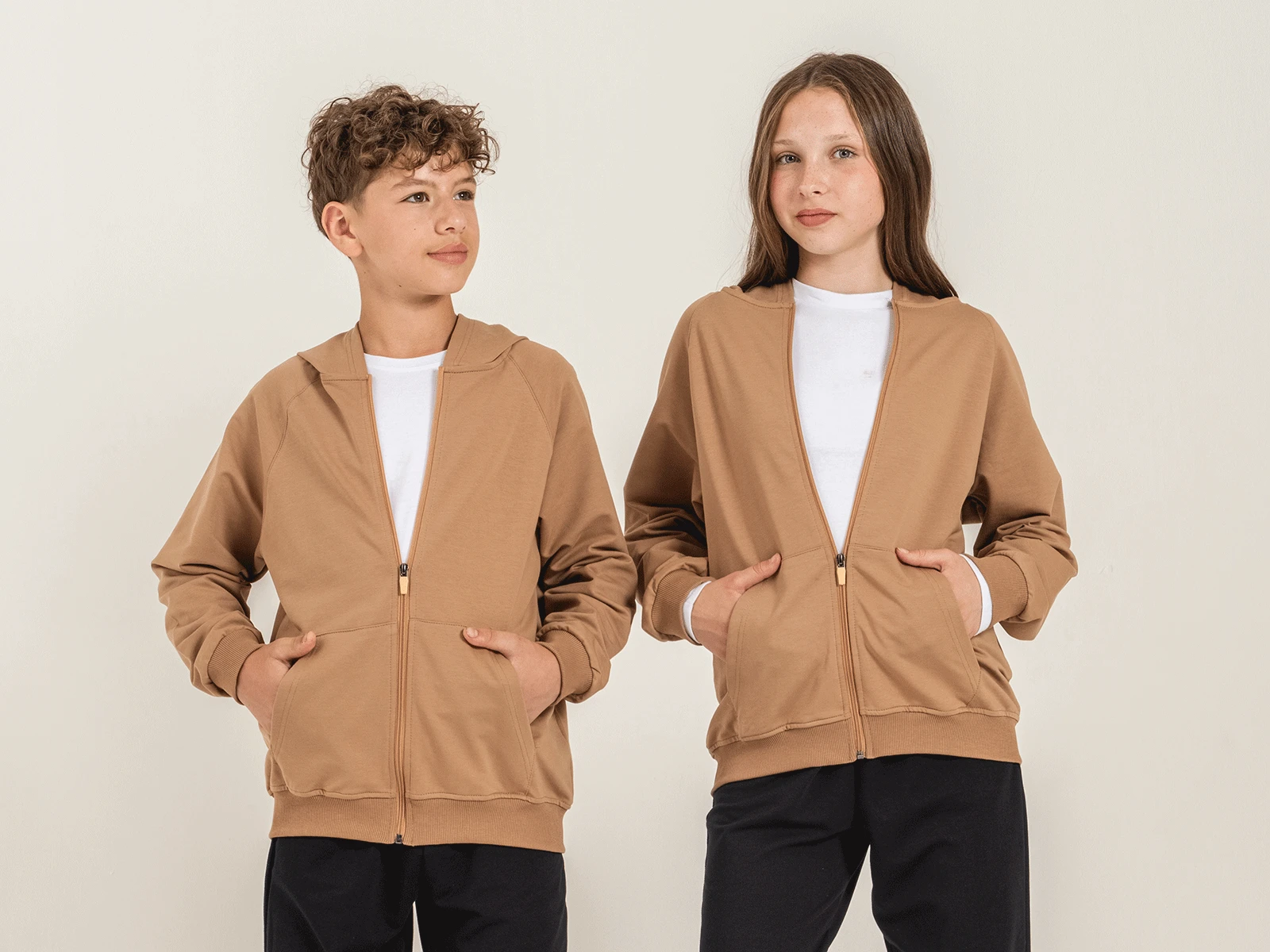 2 ip Kompakt Farmuarlı Kapşonlu Unisex Okul Hırka  