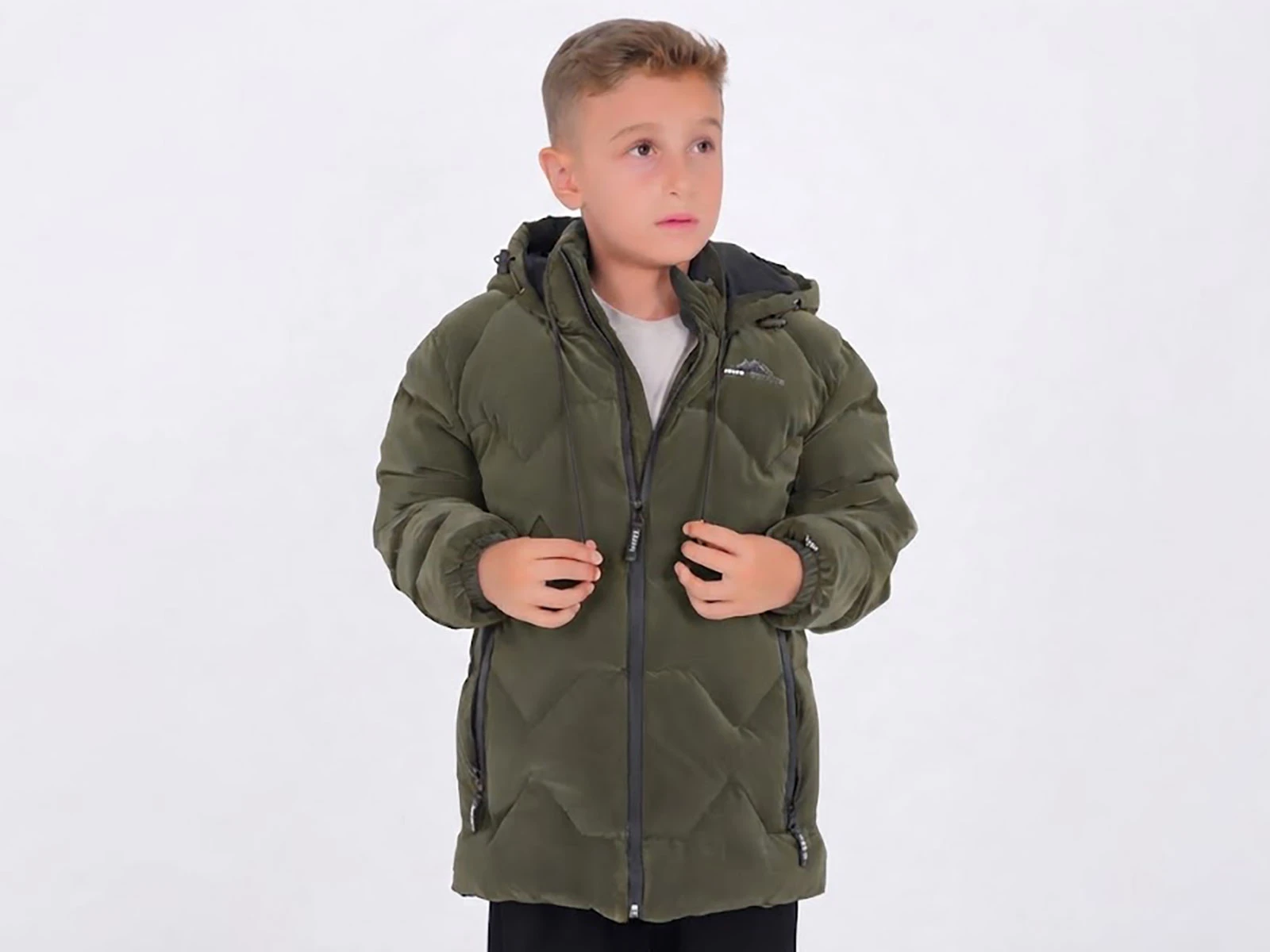 Toptan ROBİN Armalı Çizgi Nakışlı Cepli Kapşonlu Erkek Mont  Toptan Bebek Çocuk Giyim - Beniz Kids