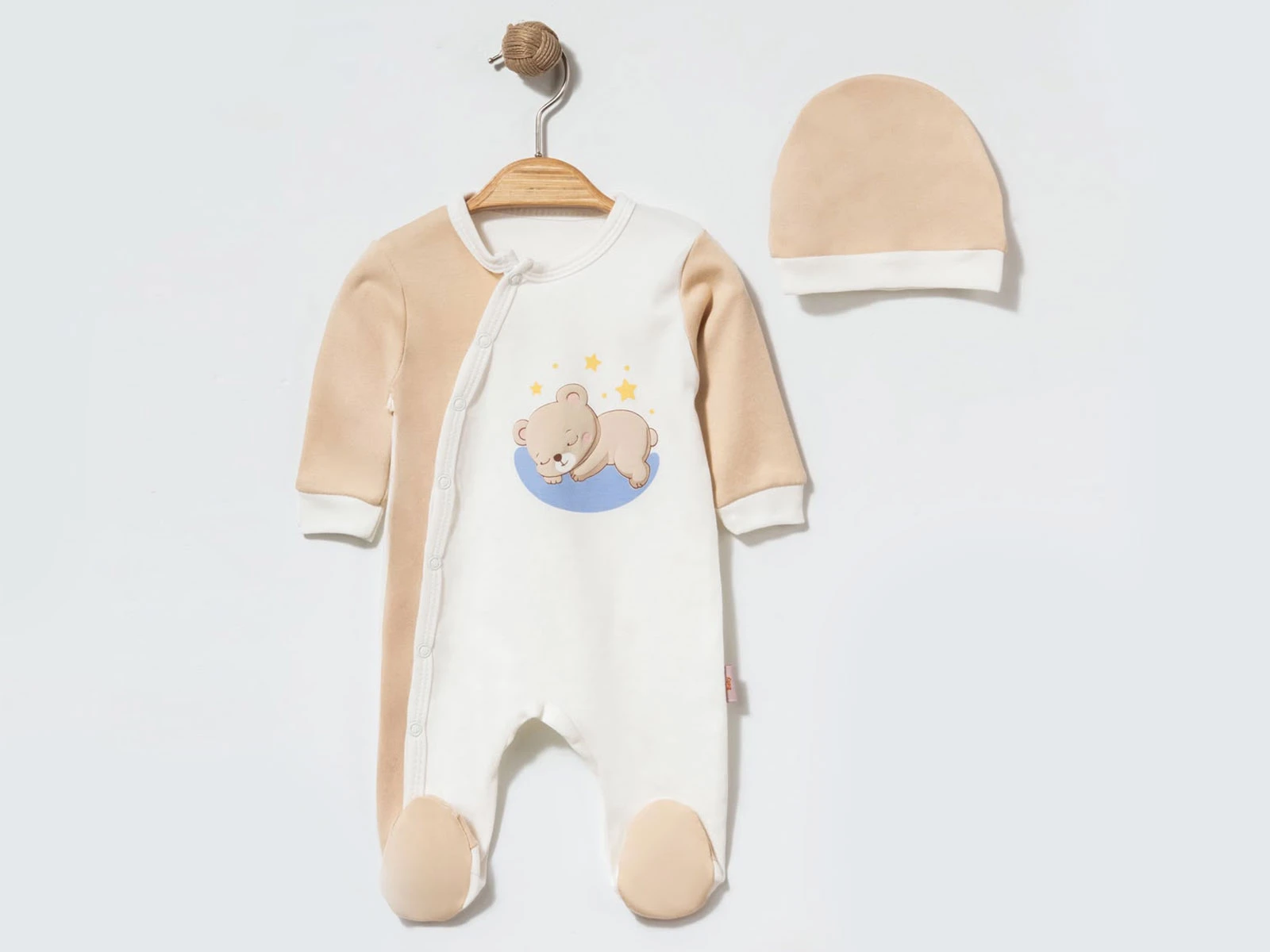Ayıcık Baskılı Şapkalı Erkek Bebe Tulum