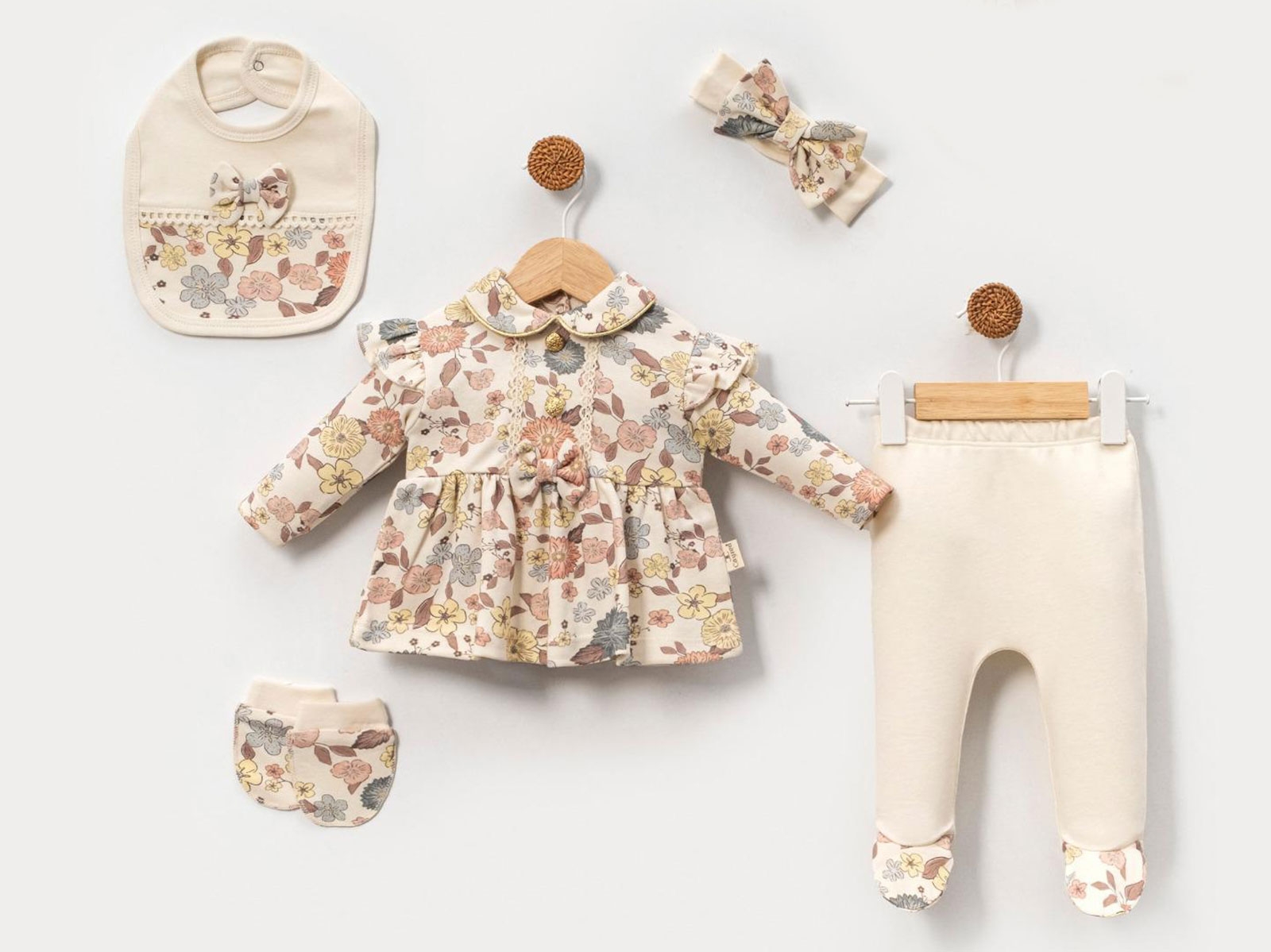 Çiçek Desenli Kız Bebe 5 Li Set