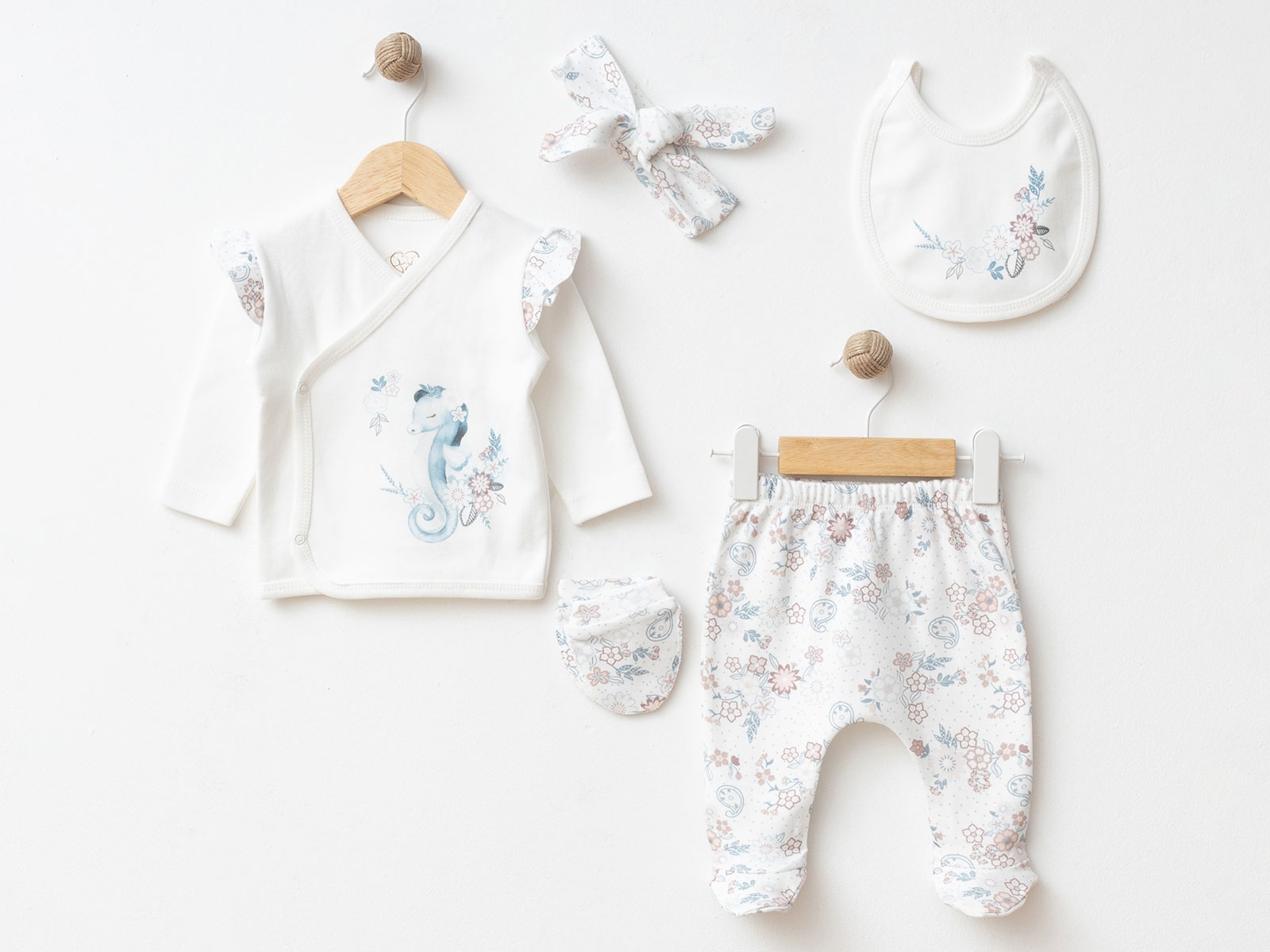 Çiçek Desenli Kız Bebe Yenidoğan 5li Set