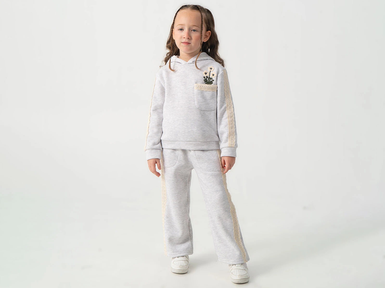 Toptan BURÇ BEBE Çiçek Nakışlı Cepli Dantel İşlemeli 3 İp Şardonlu Kız Takım  Toptan Bebek Çocuk Giyim - Beniz Kids