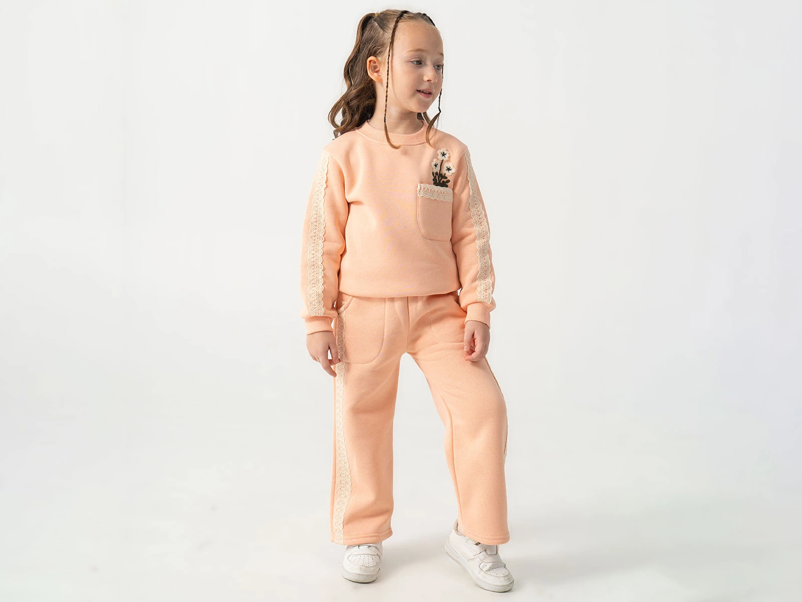 Toptan BURÇ BEBE Çiçek Nakışlı Cepli Dantel İşlemeli 3 İp Şardonlu Kız Takım  Toptan Bebek Çocuk Giyim - Beniz Kids