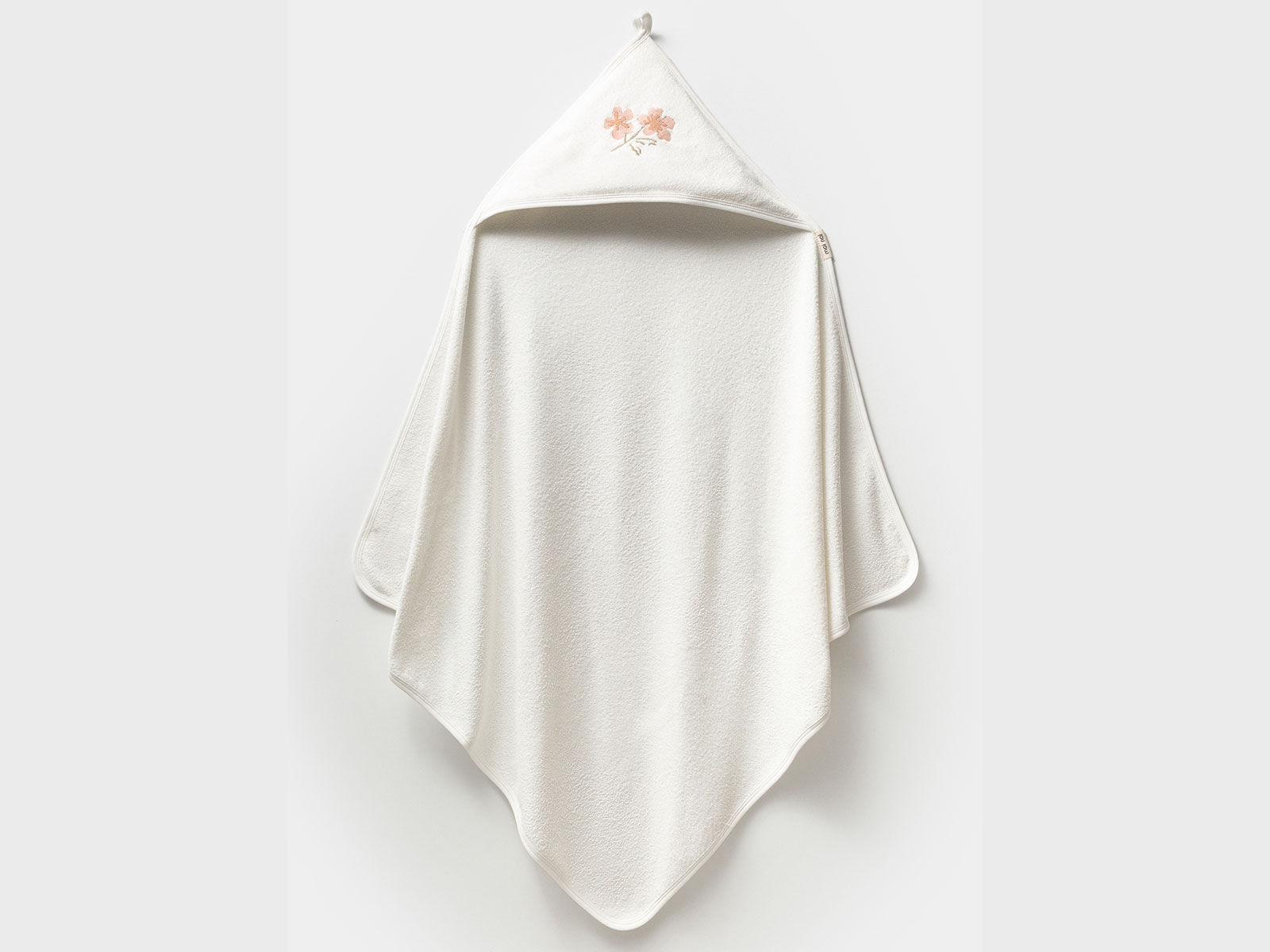 Çiçek Nakışlı Havlu 