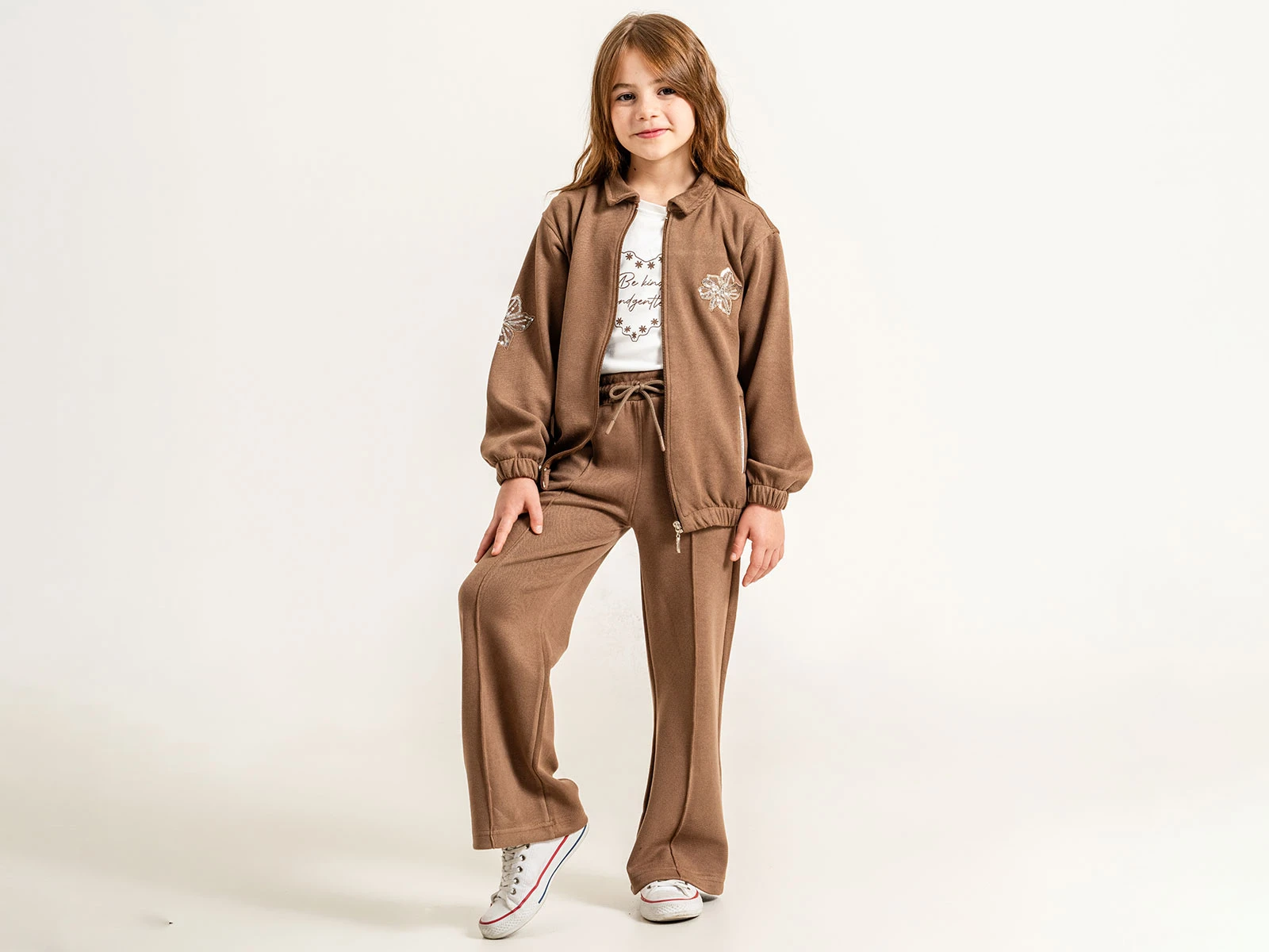 Toptan YAVRUCAK Çiçek Nakışlı Pul Detaylı Hırkalı Kız Takım  Toptan Bebek Çocuk Giyim - Beniz Kids