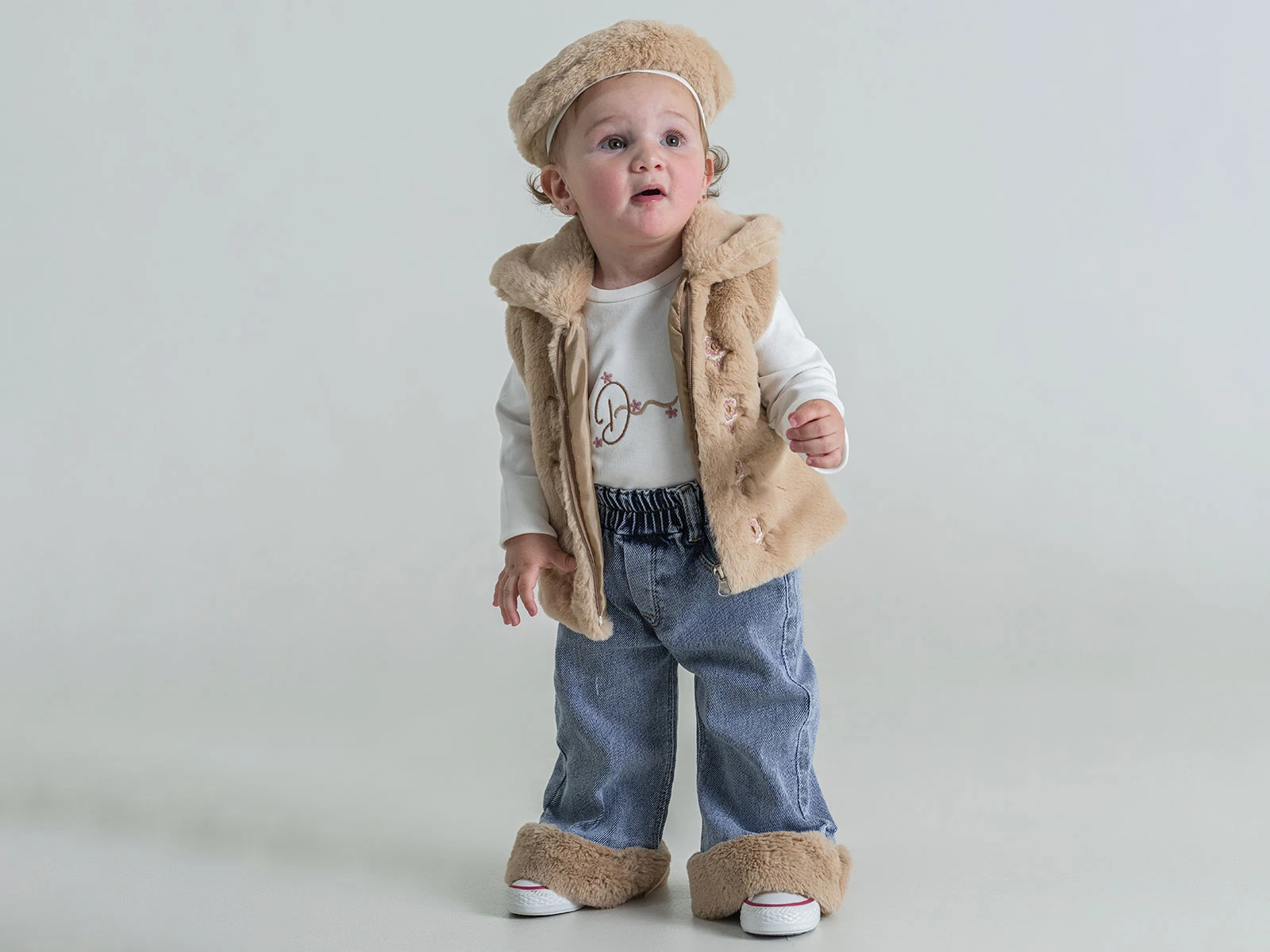 Toptan PAMPAL KİDS Çiçek Nakışlı Şapkalı Yelekli Kız Bebe Dörtlü Takım  Toptan Bebek Çocuk Giyim - Beniz Kids