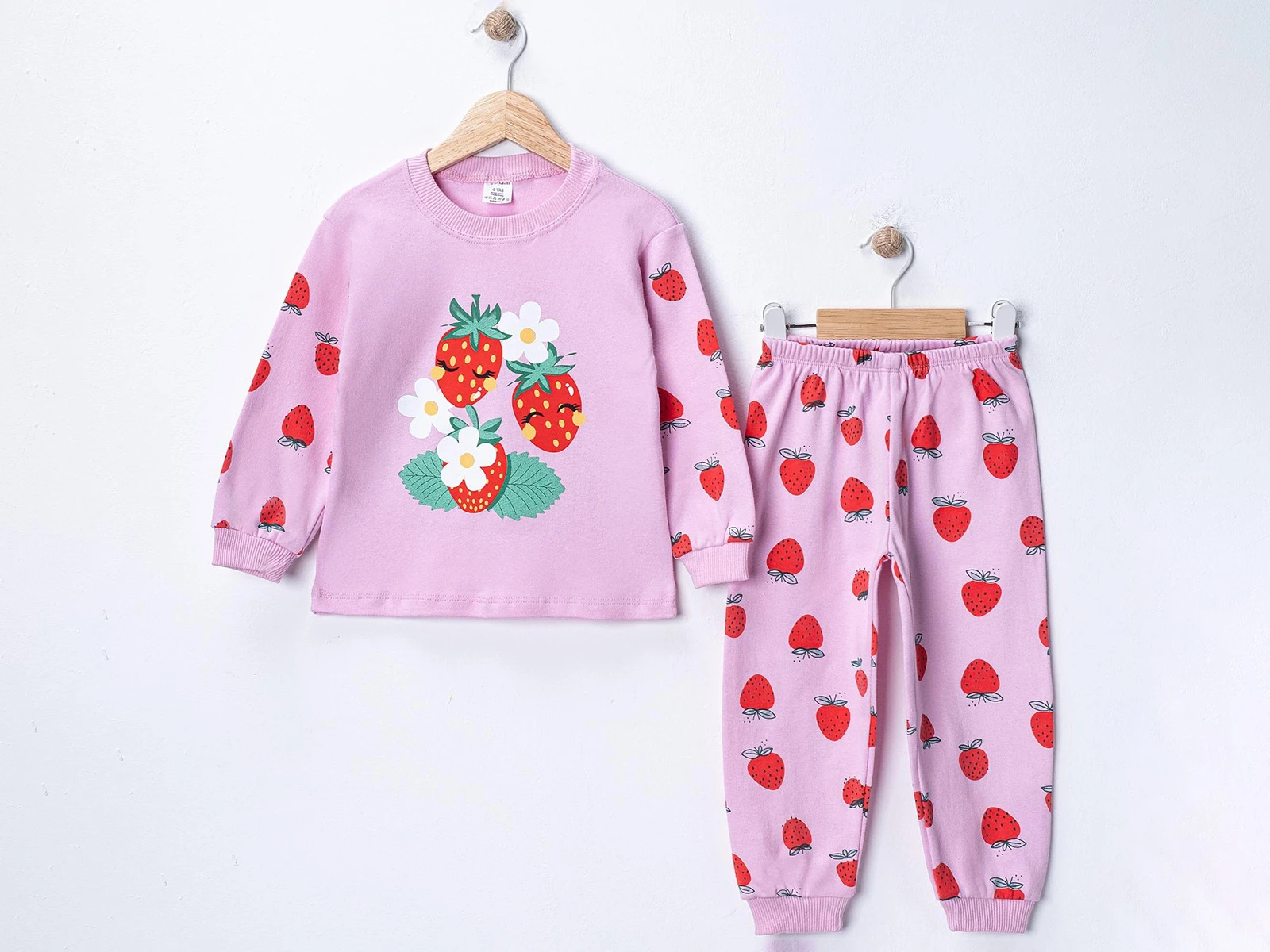 Çilek Baskılı Kız Pijama Takım 