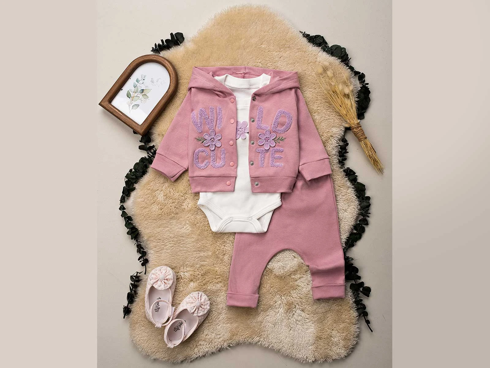 Cute Nakışlı Kız Bebe Takım 