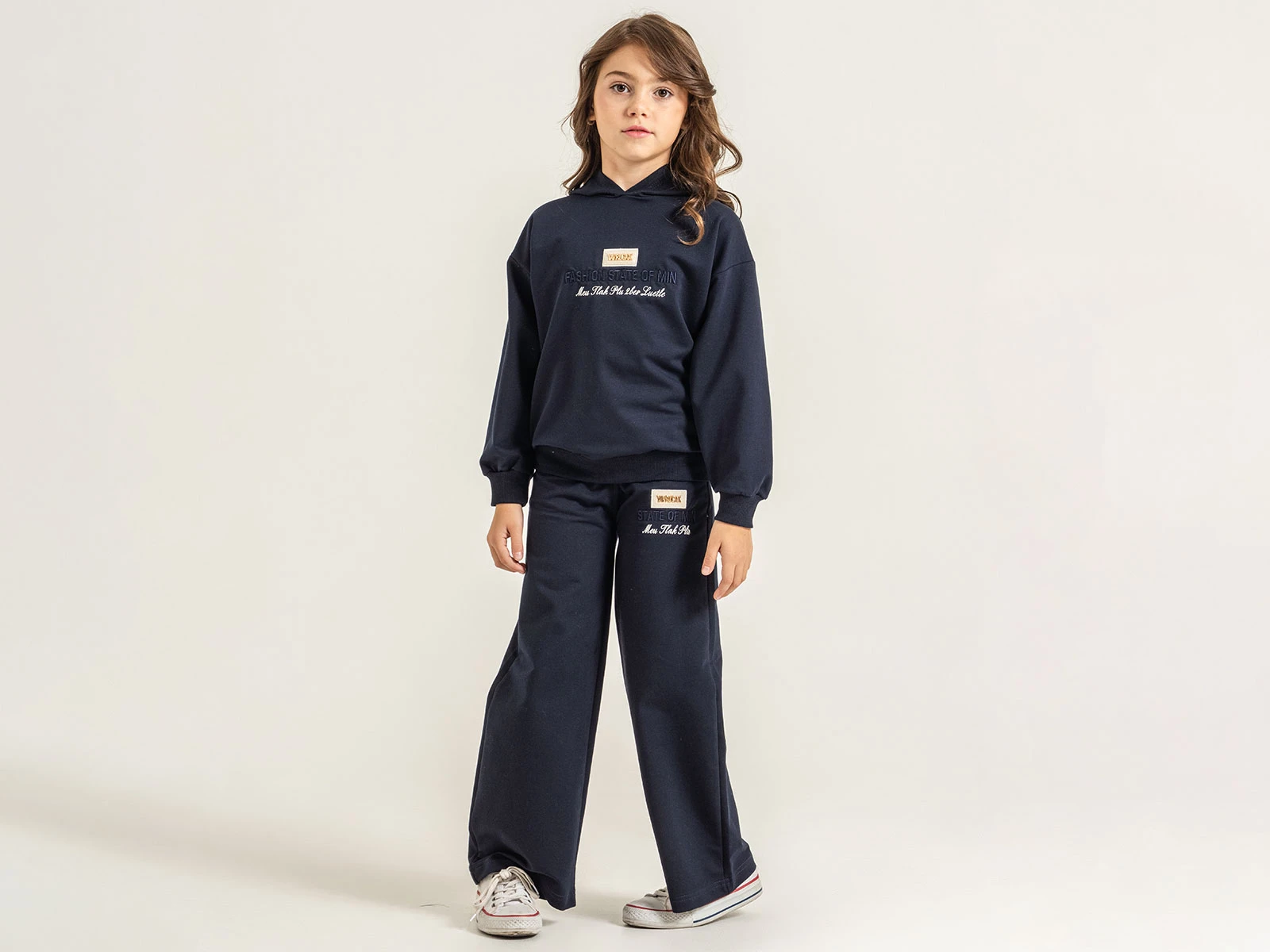 Toptan YAVRUCAK Fashion Baskılı Armalı Kapşonlu Kız Takım  Toptan Bebek Çocuk Giyim - Beniz Kids