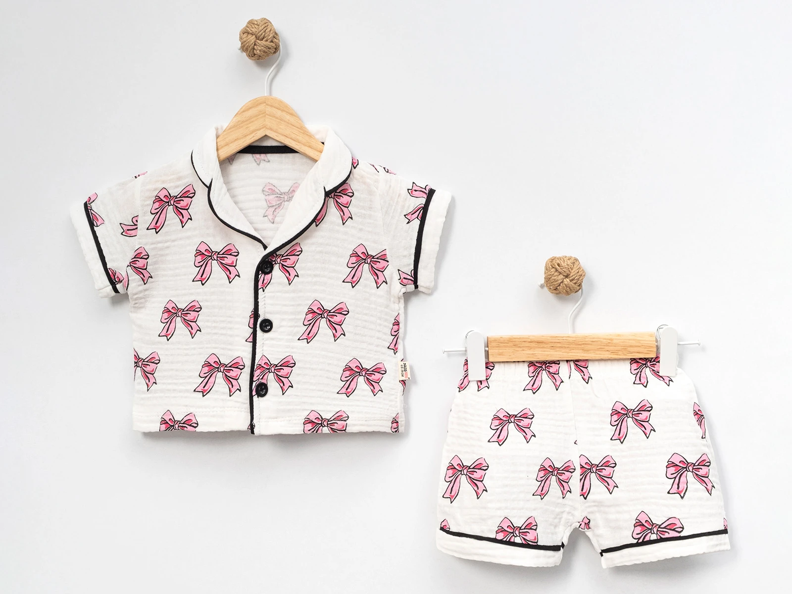 Fiyonk Desenli Kız Bebe Pijama Takım