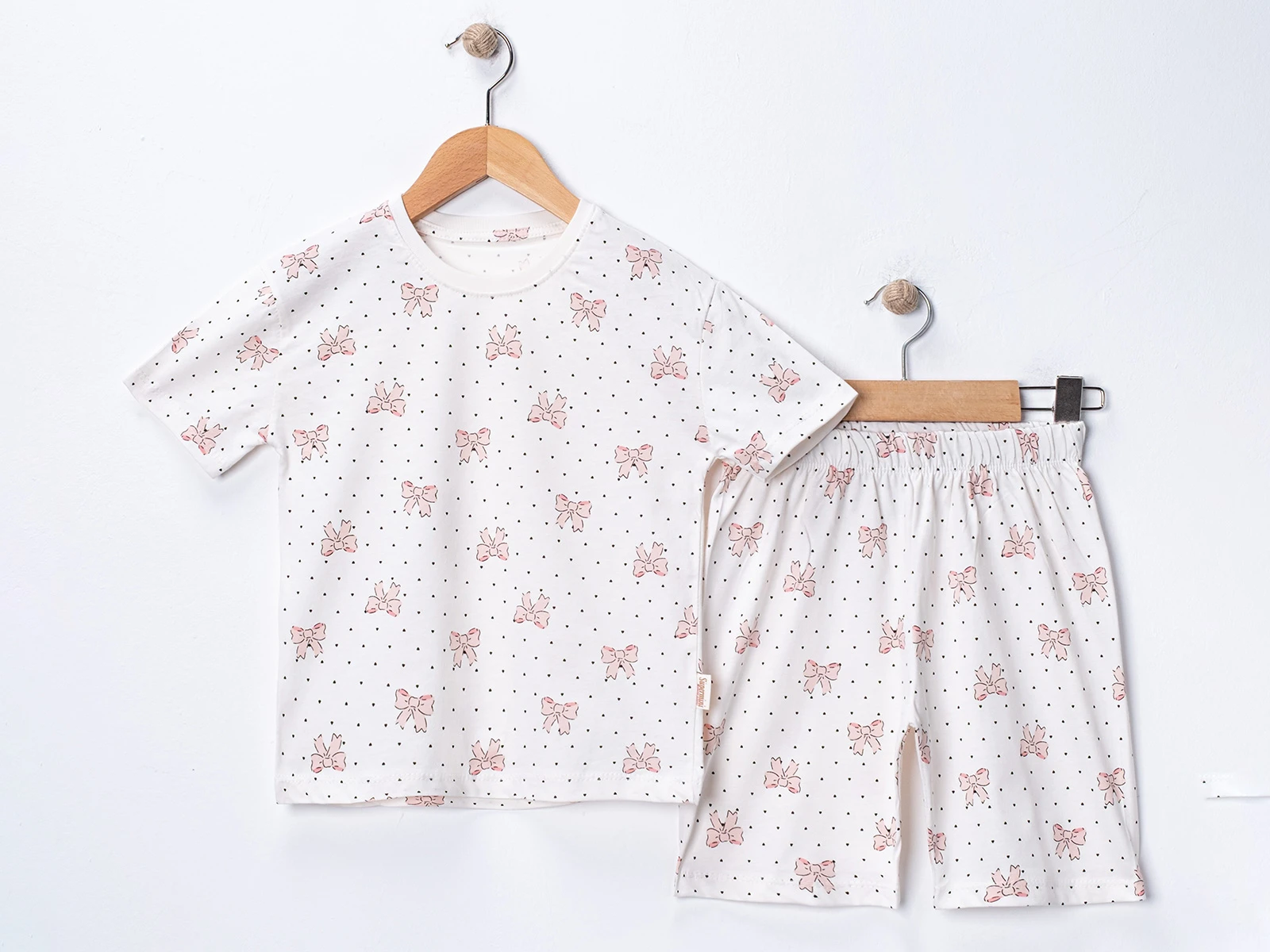 Fiyonk Desenli Kız Pijama Takım