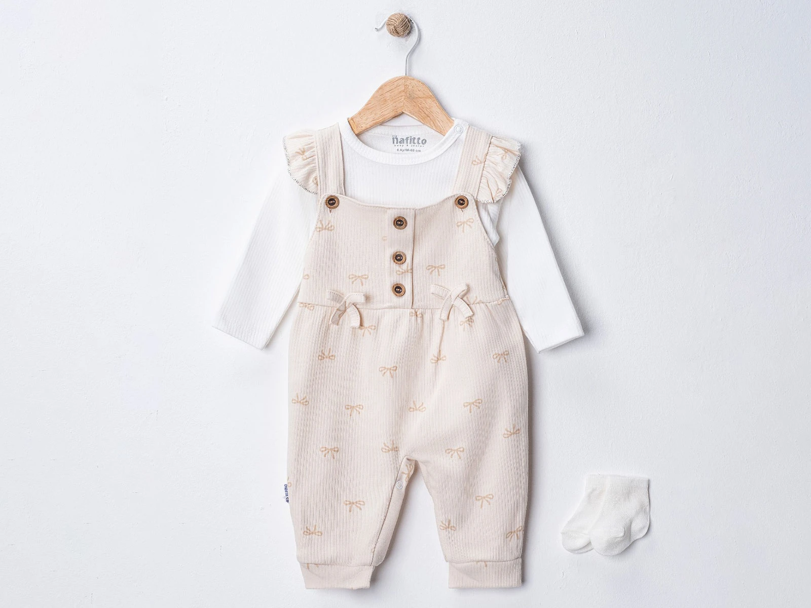 Toptan NAFİTTO Fiyonk Detaylı Çoraplı Kız Bebek Tulum Toptan Bebek Çocuk Giyim - Beniz Kids