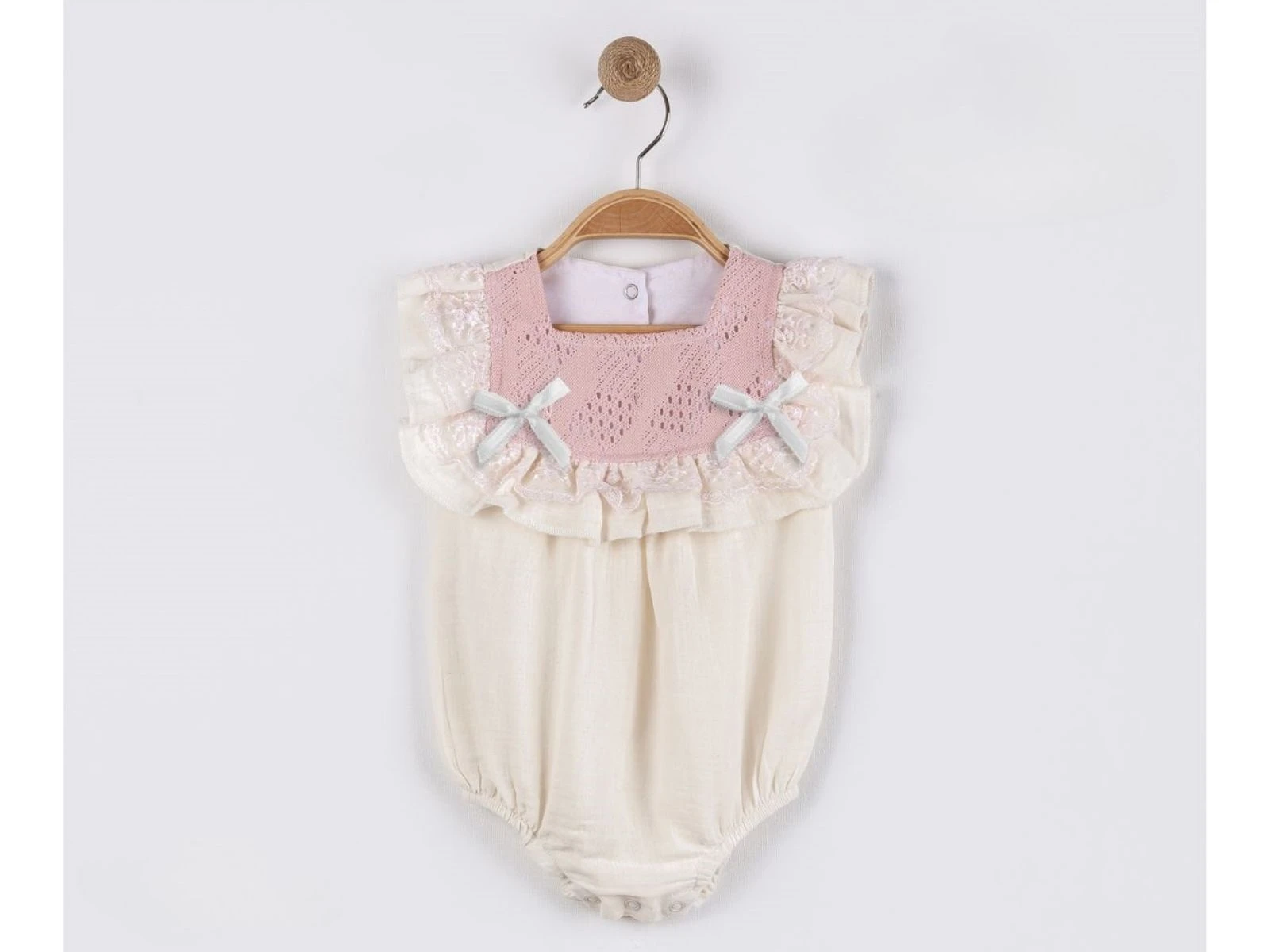Fiyonk Nakışlı Kız Bebe Romper