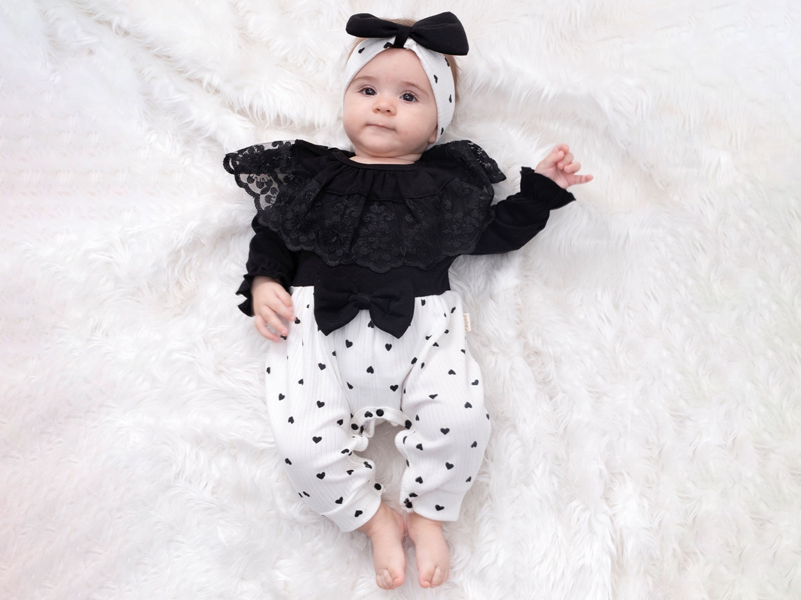 Kalp Desenli Dantel Detaylı Kız Bebe Tulum