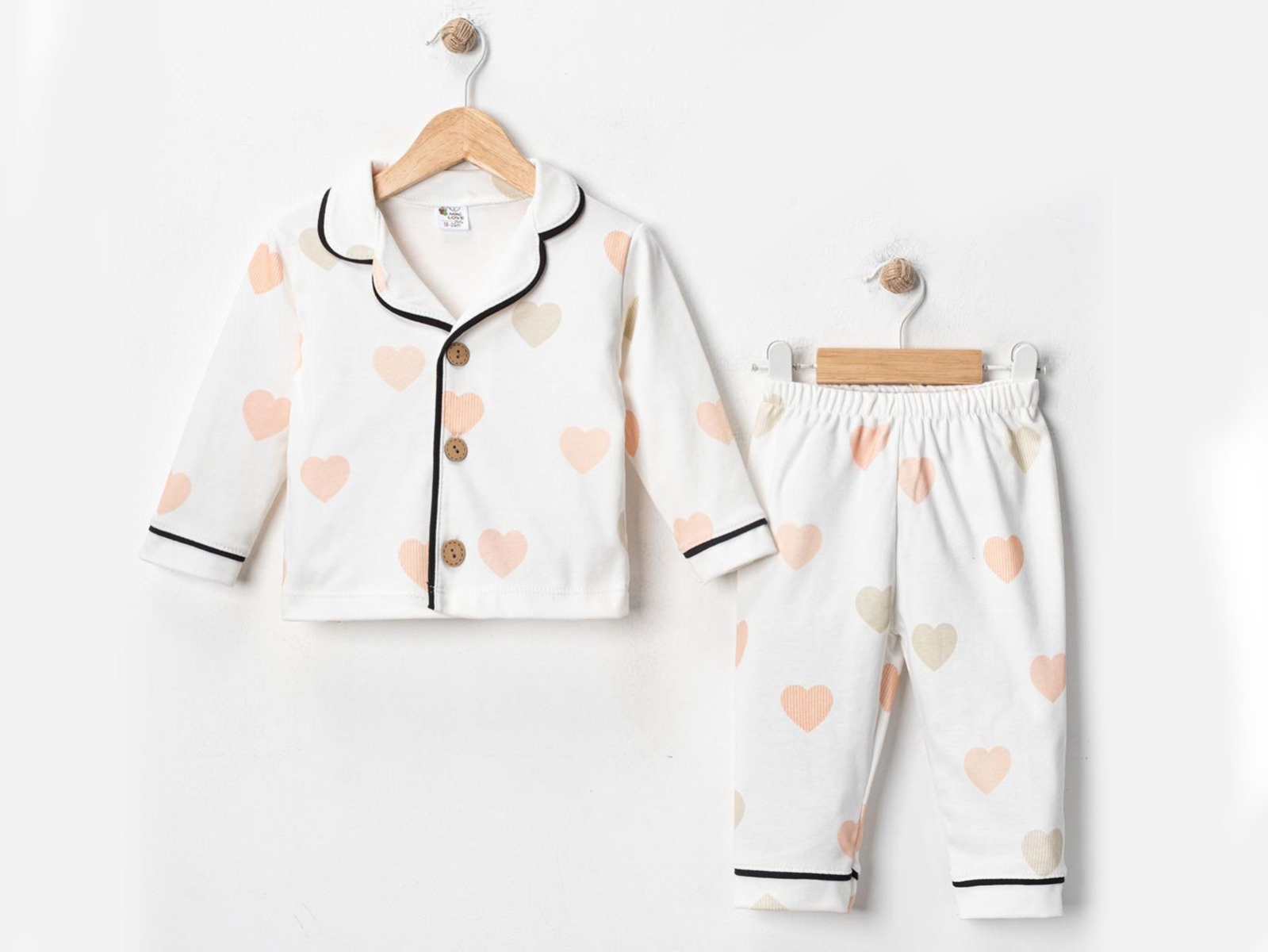 Kalp Desenli Yakalı Düğmeli Kız Bebe Pijama Takım