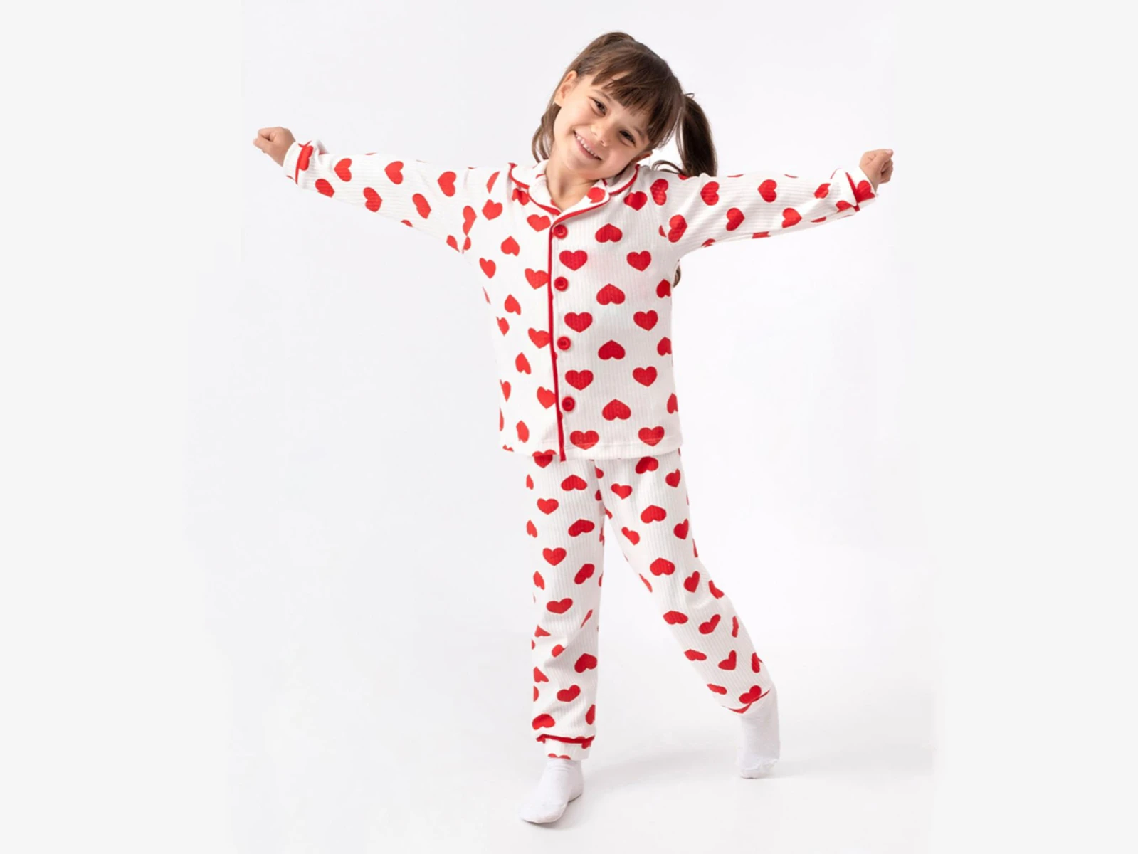 Kalp Desenli Yakalı Düğmeli Kız Pijama Takım