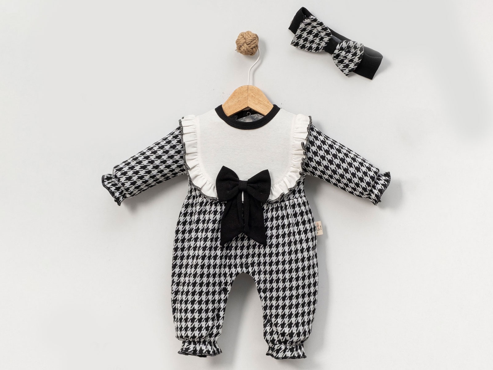 Kazayağı Desenli Kız Bebe Tulum
