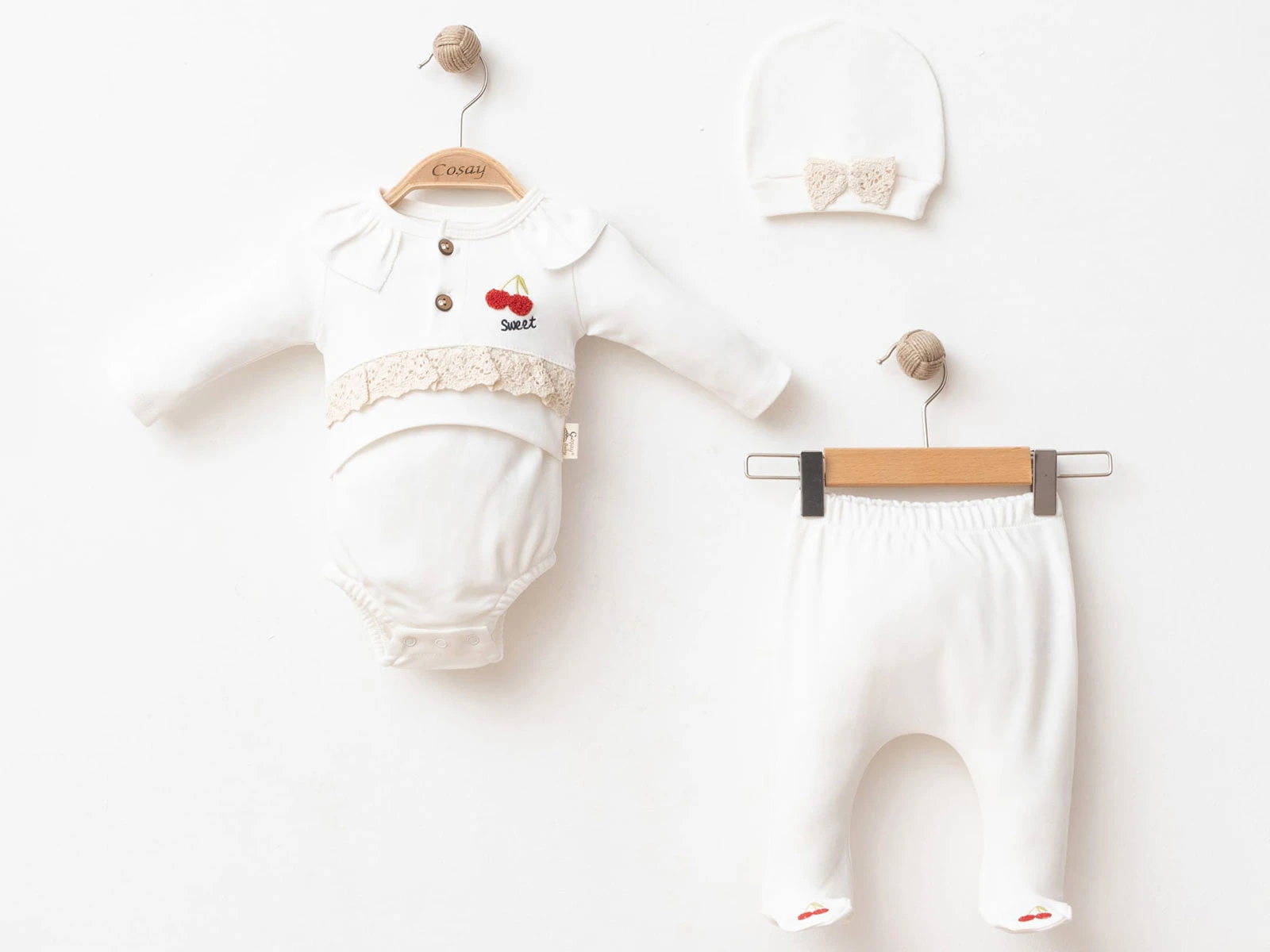 Toptan COŞAY BABY Kiraz Nakışlı Şapkalı Dantel İşlemeli Kız Bebe Takım  Toptan Bebek Çocuk Giyim - Beniz Kids