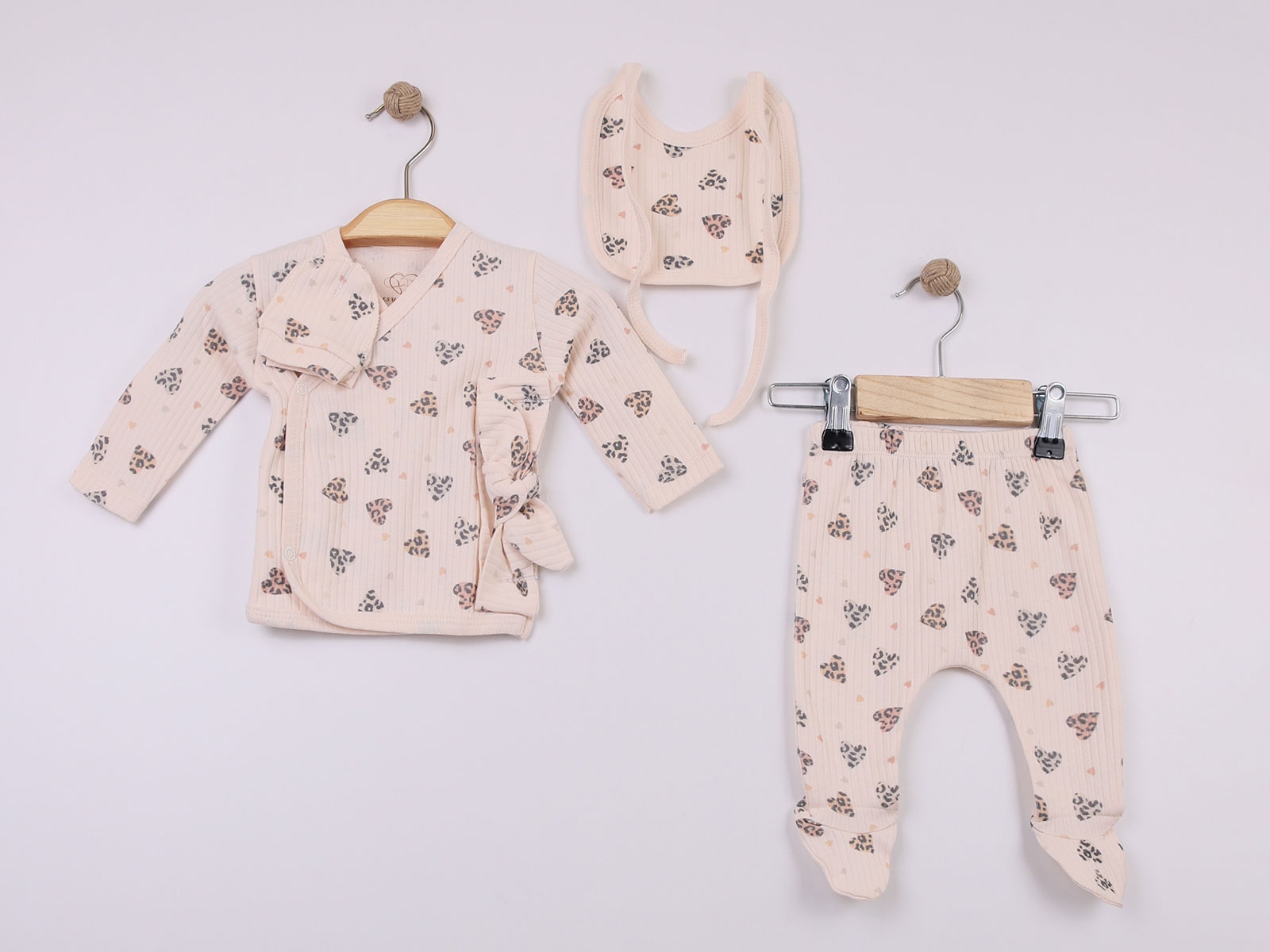 Leopar Desenli Yenidoğan Kız Bebe 5li Set