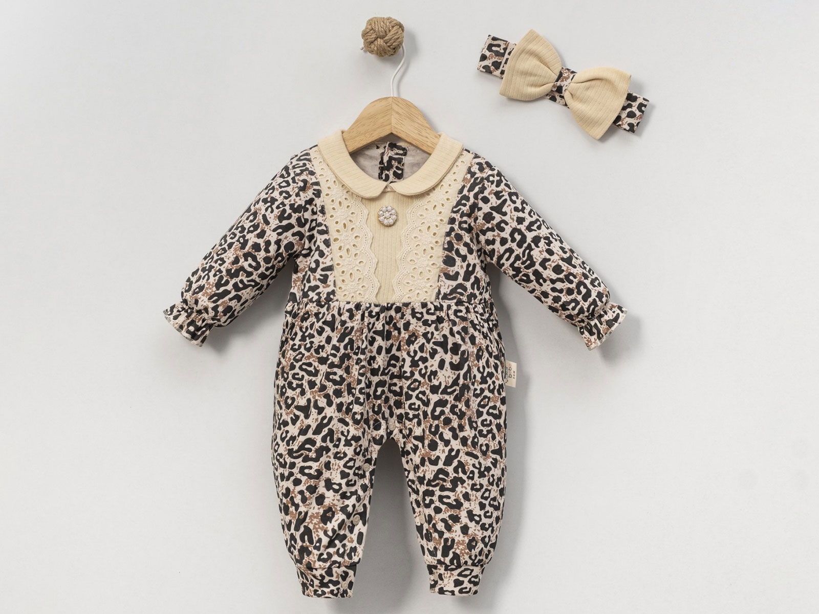 Leopar Desenli Kız Bebe Tulum