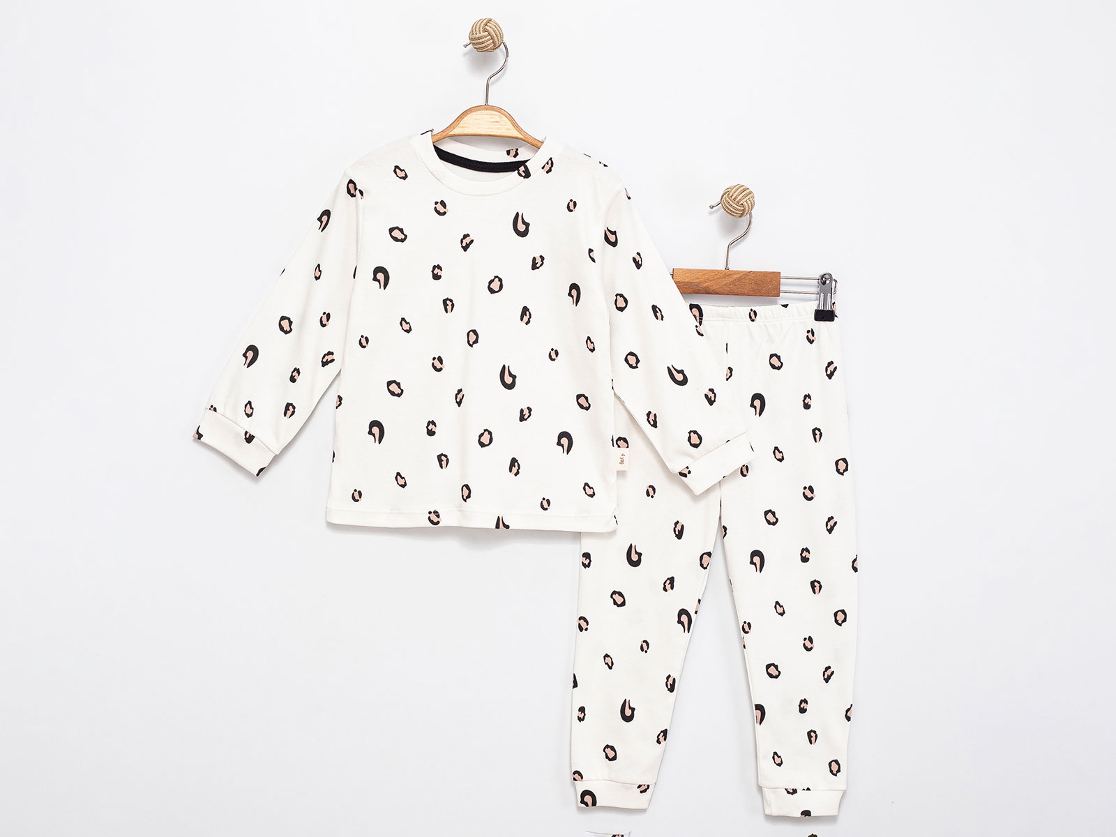 Leopar Desenli Kız Pijama Takım
