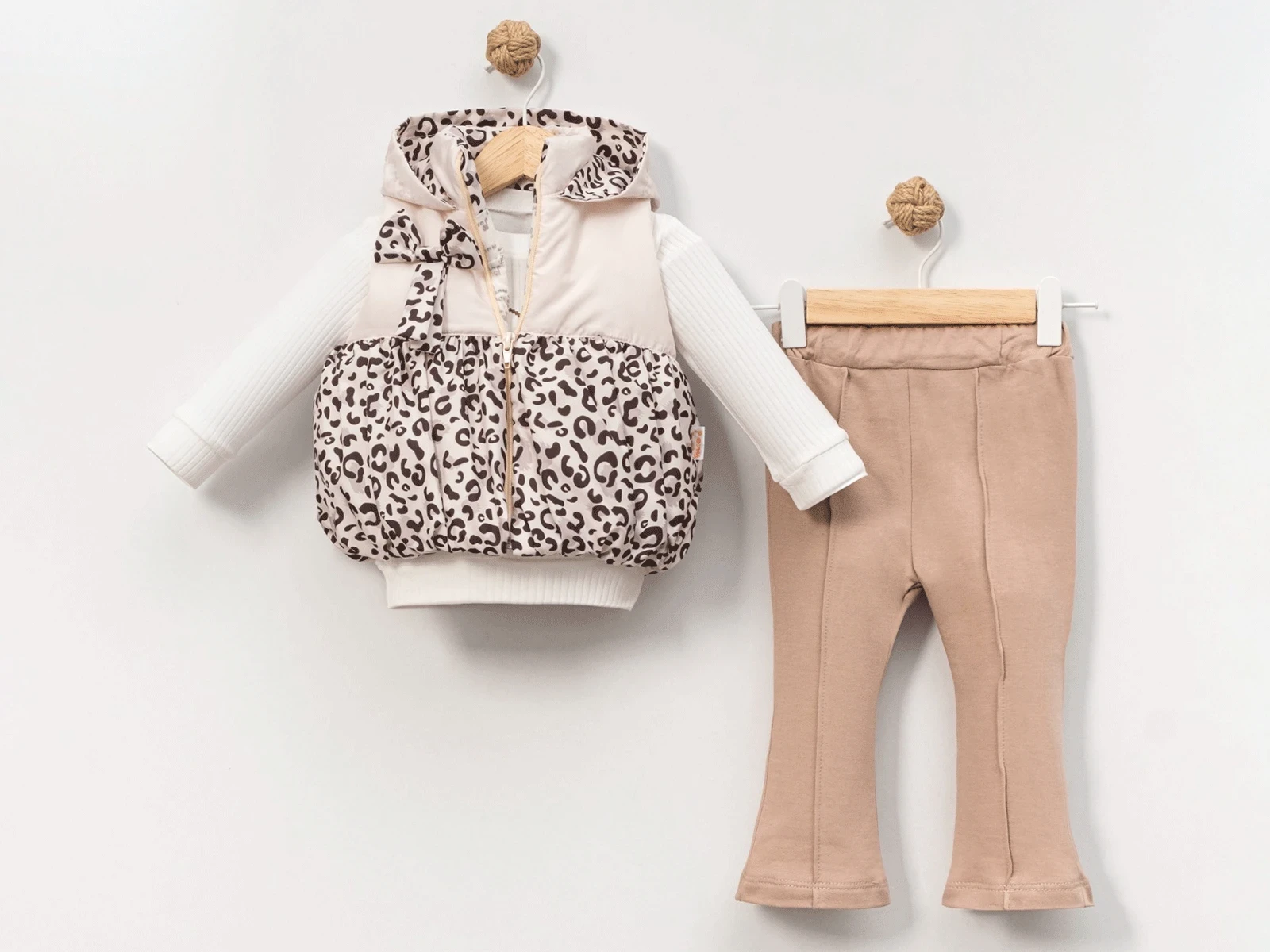 Toptan PONY BEBE Leopar Desenli Üçlü Kız Takım Toptan Bebek Çocuk Giyim - Beniz Kids