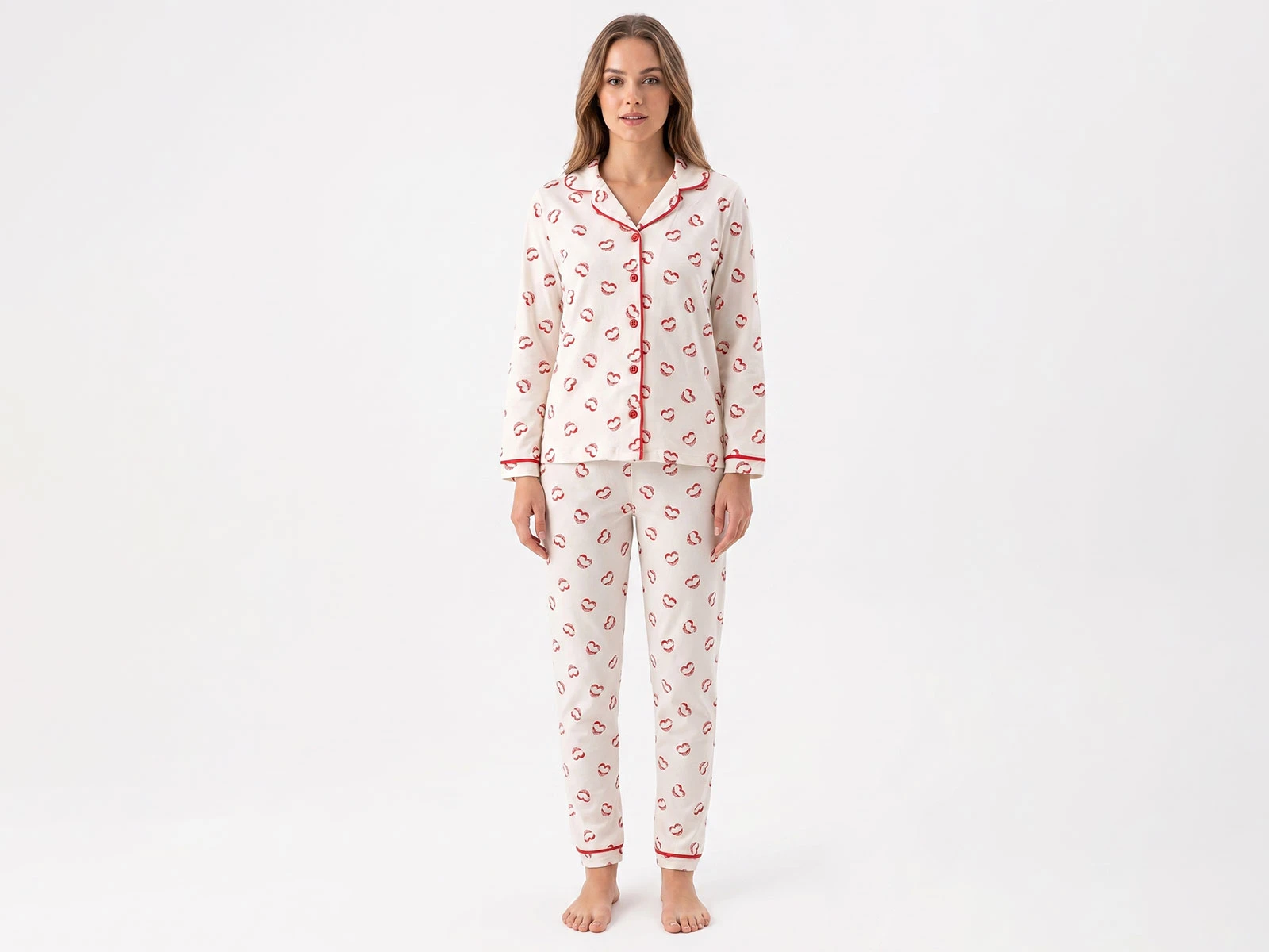 Öpücük Desenli Yakalı Düğmeli Anne Yetişkin Beden Pijama Takım