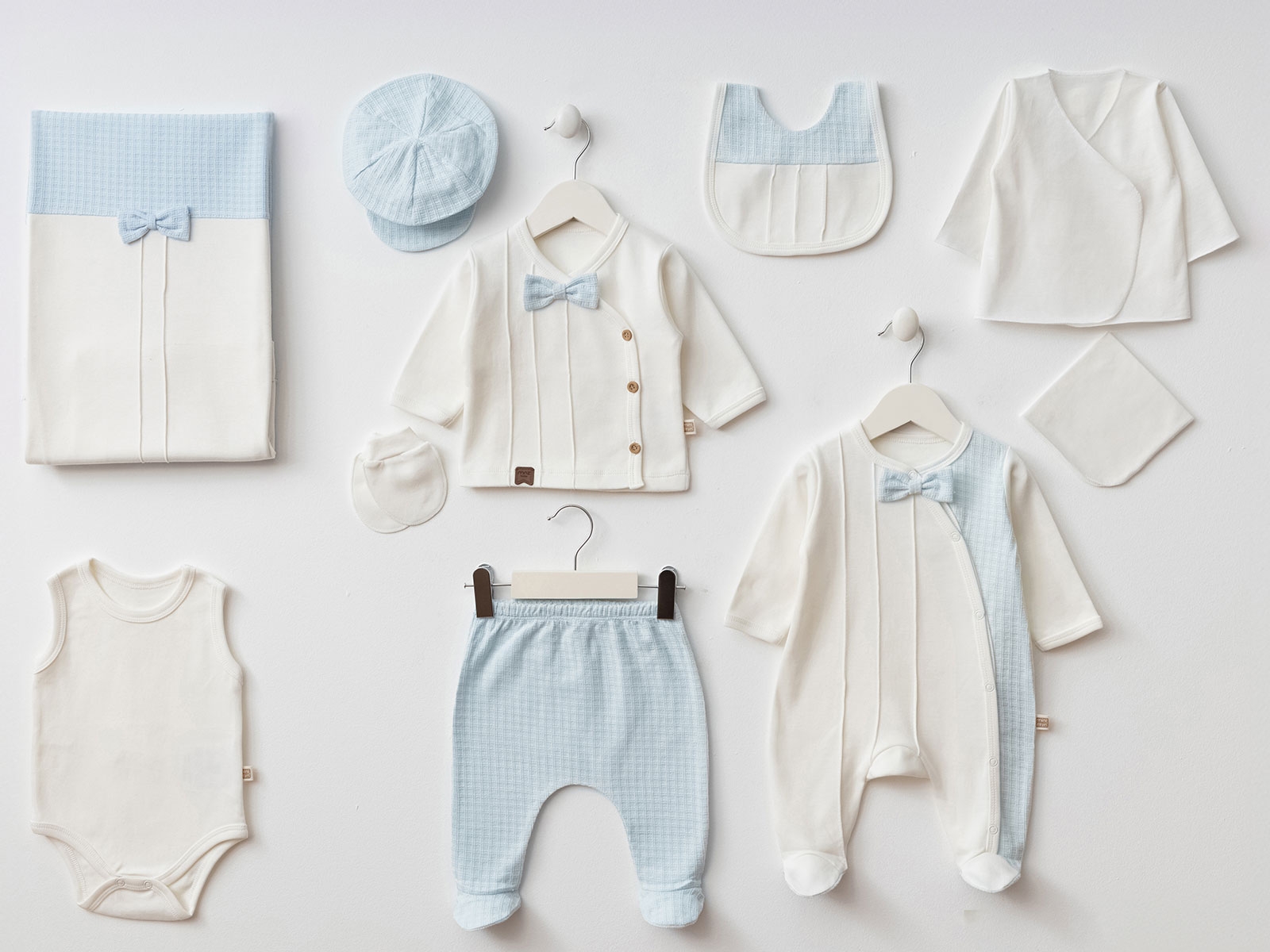 Toptan MİNİZEYN Papyonlu 10lü Erkek Bebe Hastane Çıkışı Set Toptan Bebek Çocuk Giyim - Beniz Kids