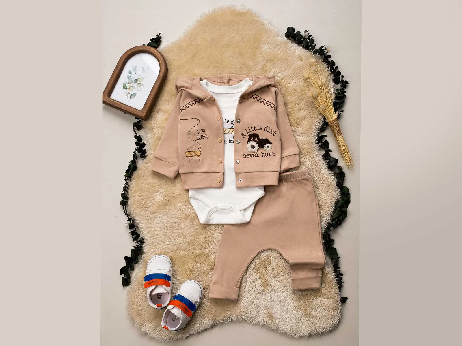 Traktör Nakışlı Erkek Bebe Takım 