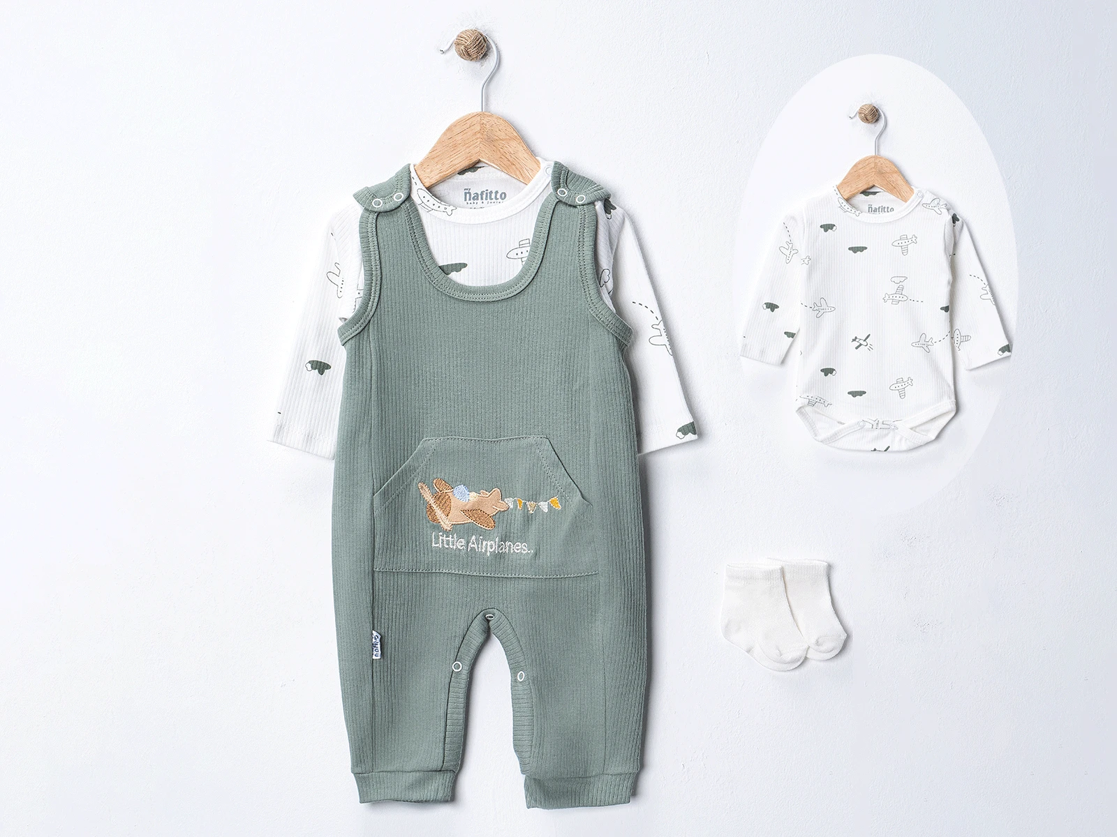 Uçak Baskılı Çoraplı Erkek Bebe Tulum 