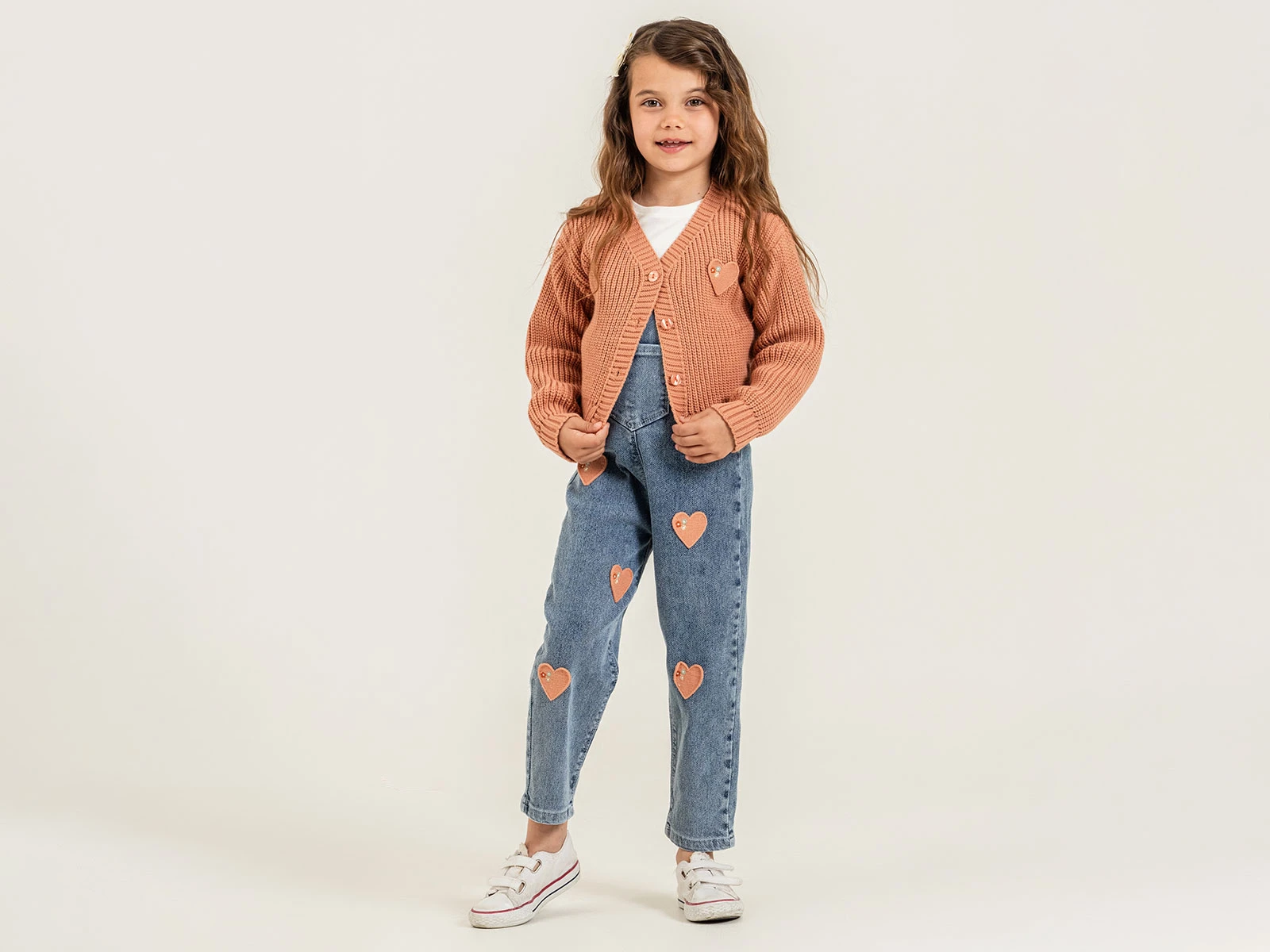 Toptan PAMPAL KİDS kalp Nakışlı Triko Hırkalı Kot Kız Üçlü Salopet Set Toptan Bebek Çocuk Giyim - Beniz Kids