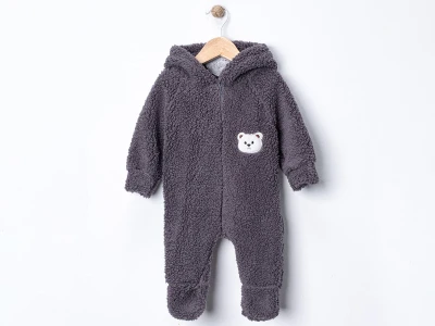 Toptan DENİTO Ayıcık Armalı Şapkalı Peluş Unisex Bebe Tulum FÜME - Beniz Bebe
