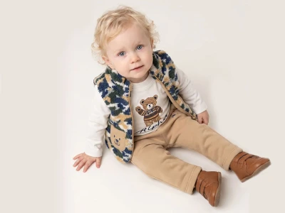 Toptan ELCİ BABY Ayıcık Baskılı Peluş Yelekli Erkek Bebe Üçlü Takım  KAHVERENGİ - Beniz Bebe