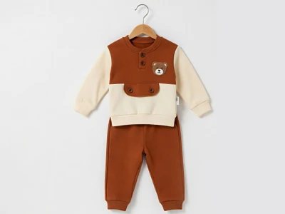 Toptan KARACON Ayıcık Nakışlı Düğmeli Erkek Takım  KAHVERENGİ - Beniz Bebe