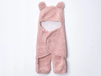 Toptan DENİTO Ayıcık Şapkalı Kuzu Unisex Bebe Kundak  Rose - Beniz Bebe