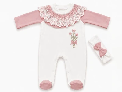 Toptan PAMUŞ MODA BABY Çiçek Nakışlı Dantel Detaylı Tokalı Kız Bebe Tulum  GÜLKURUSU - Beniz Bebe