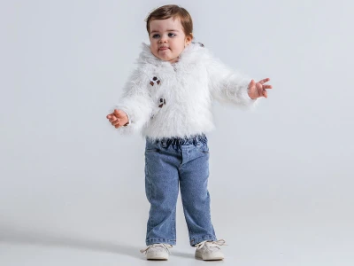 Toptan PAMPAL KİDS Çiçek Nakışlı Fermuarlı Tüylü Ceketli Kız Bebe Üçlü Takım  BEYAZ - Beniz Bebe