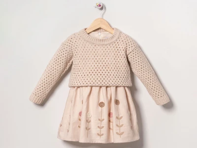 Toptan EBRULİ Çiçek Nakışlı Triko Kazaklı Kız Elbise  - Toptan Çocuk Giyim Beniz Kids