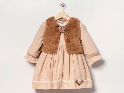 Toptan EBRULİ Çiçek Nakışlı Well Soft Peluş Yelekli Kız Elbise  KAHVERENGİ - Beniz Bebe