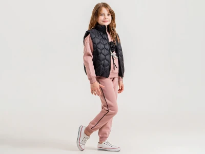 Toptan YAVRUCAK Çiçek Nakışlı Yelekli Kız Üçlü Takım  - Toptan Çocuk Giyim Beniz Kids