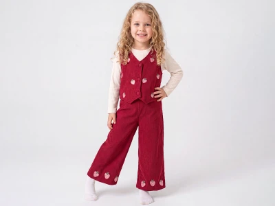Toptan ÇİLEK BEBE Çilek Nakışlı Yelekli Üçlü Kız Takım - Toptan Çocuk Giyim Beniz Kids