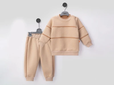 Toptan BEYAZ BEBEK Çizgi Detaylı Şardonlu 3 İp Erkek Bebek Takım BEJ - Beniz Bebe