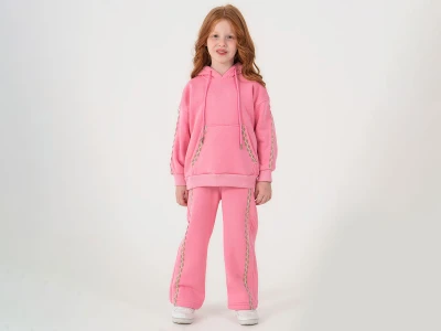 Toptan LUMİİ Dantel İşlemeli Kanguru Cepli 3 İp Şardonlu Kız Takım Pink - Beniz Bebe