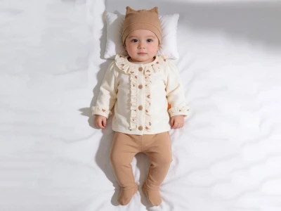 Toptan BEYAZ BEBEK Düğme Detaylı 5'li Yeni Doğan Erkek Takım - Toptan Çocuk Giyim Beniz Kids
