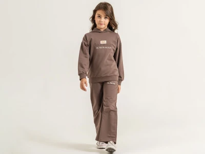 Toptan YAVRUCAK Fashion Baskılı Armalı Kapşonlu Kız Takım  Brown - Beniz Bebe
