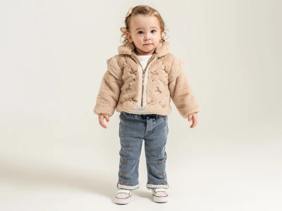 Toptan PAMPAL KİDS Fiyonk Nakışlı Peluş Ceketli Üçlü Kız Takım - Toptan Çocuk Giyim Beniz Kids