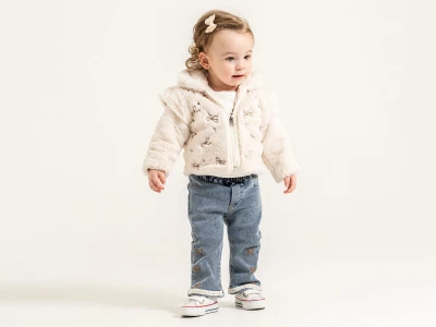 Toptan PAMPAL KİDS Fiyonk Nakışlı Peluş Ceketli Üçlü Kız Takım KREM - Beniz Bebe