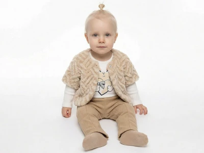 Toptan ELCİ BABY Kalp Baskılı Peluş Yelekli Kız Bebe Üçlü Takım  KAHVERENGİ - Beniz Bebe