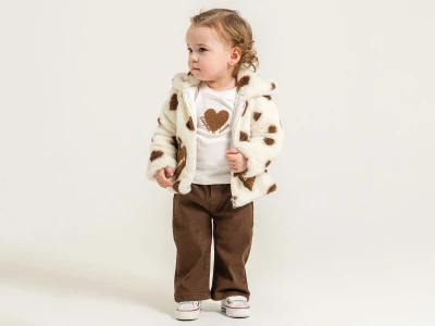 Toptan PAMPAL KİDS Kalp Desenli Peluş Ceketli Üçlü Kız Takım Коричневый - Beniz Bebe