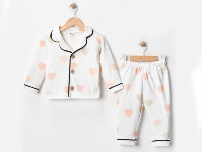 Kalp Desenli Yakalı Düğmeli Kız Bebe Pijama Takım